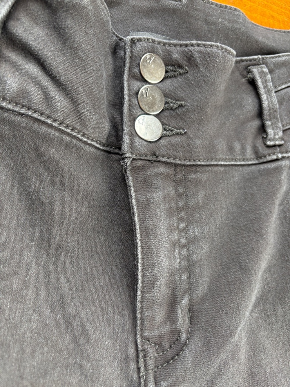 d.Jeans Capri Length Black Jeans Size 14 - Picture 3 of 10